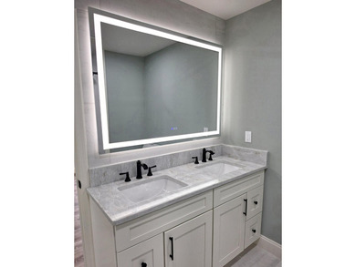 Welcome to this stunning, fully renovated 4-bedroom, 2-bath - photo 26