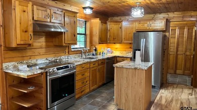 ESCAPE TO THE BEAUTY AND SERENITY OF EAST TEXAS WITH THIS - photo 11