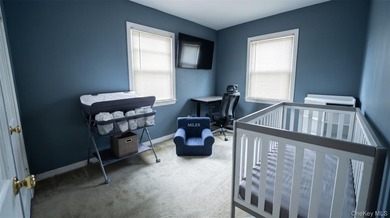 Welcome to this charming expanded home nestled on a quiet block - photo 16
