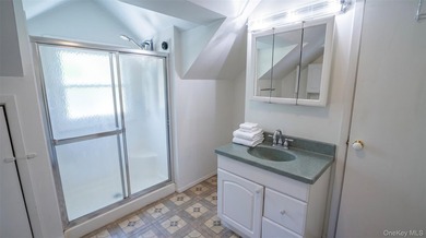 Welcome to this charming expanded home nestled on a quiet block - photo 20