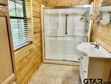 ESCAPE TO THE BEAUTY AND SERENITY OF EAST TEXAS WITH THIS - photo 21