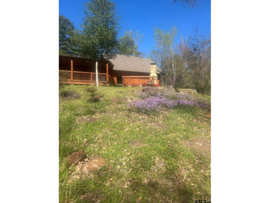 ESCAPE TO THE BEAUTY AND SERENITY OF EAST TEXAS WITH THIS - photo 32