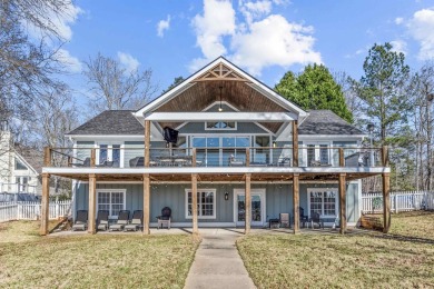 HERE IT IS,YOUR DREAM LAKE HOUSE! This home could not be more - Lake Home For Sale in Eatonton, Georgia