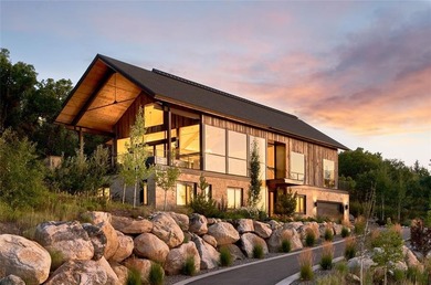 1136 Steamboat Boulevard is a striking architectural statement - photo 1