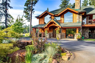 Set on a spectacular peninsula on Echo Lake, this beautifully - photo 3