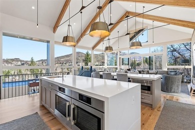 1136 Steamboat Boulevard is a striking architectural statement - photo 4