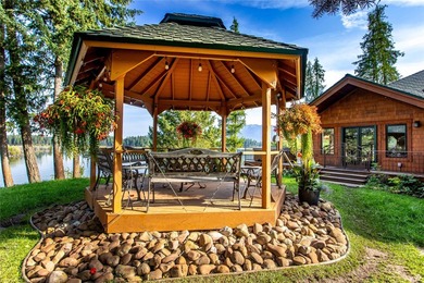 Set on a spectacular peninsula on Echo Lake, this beautifully - photo 5