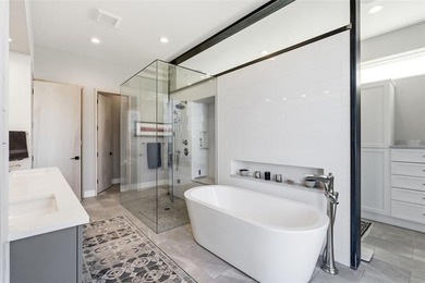 1136 Steamboat Boulevard is a striking architectural statement - photo 8