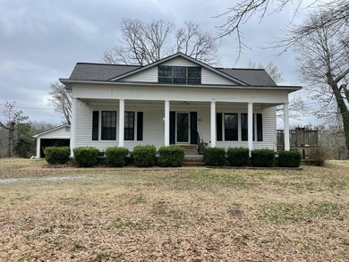 Motivated sellers! This country style home is welcoming from the - photo 11