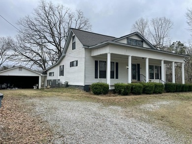 Motivated sellers! This country style home is welcoming from the - photo 12