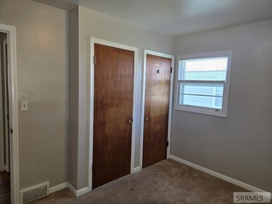 Great home in a wonderful neighborhood in St. Anthony. This home - photo 15