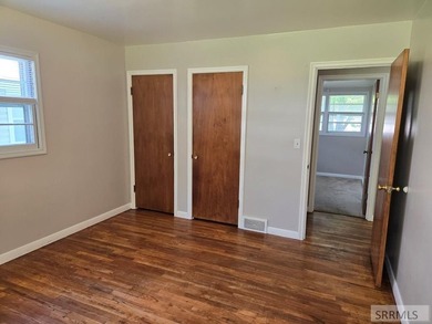 Great home in a wonderful neighborhood in St. Anthony. This home - photo 17