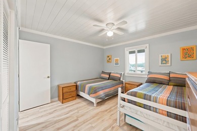 Welcome to Summertree Unit E12, a beautifully updated third - photo 32