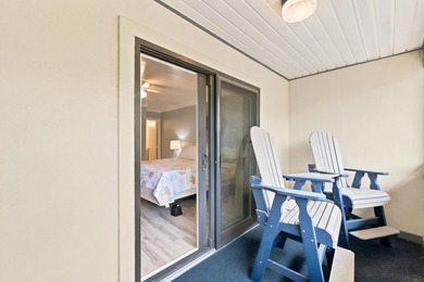 Welcome to Summertree Unit E12, a beautifully updated third - photo 42