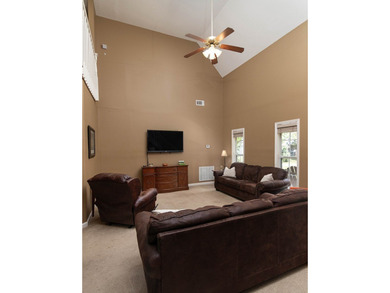Great 2 level home on over 2 acres of land in the beautiful - photo 5