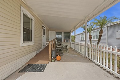 This beautifully maintained 3-bedroom split floor plan offers - photo 3