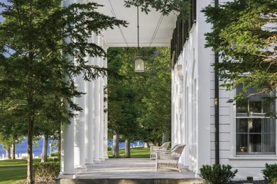 In 1925, Howard Van Doren Shaw's final Lake Geneva architectural - photo 8