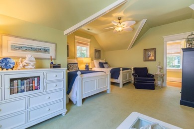 Welcome to an extraordinary waterfront residence in the Island - photo 29