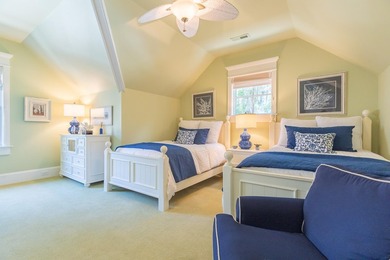Welcome to an extraordinary waterfront residence in the Island - photo 31