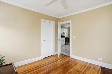 Private second-floor residence in the secluded building at 48 - photo 15
