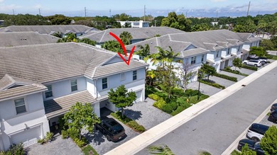 Beautifully upgraded 4BR / 2.5BA corner unit featuring an - photo 26