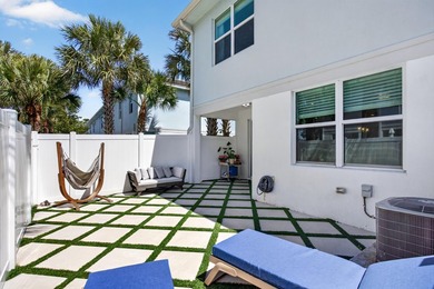 Beautifully upgraded 4BR / 2.5BA corner unit featuring an - photo 27