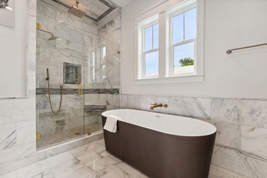 Luxury coastal living meets exceptional investment opportunity - photo 35