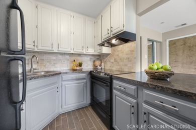 STUNNING GOLF COURSE VIEWS! This beautifully updated 1-bedroom - photo 9