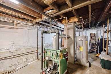 Vintage charm meets an ideal location at 227 High Street in - photo 41