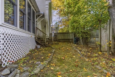 Vintage charm meets an ideal location at 227 High Street in - photo 50