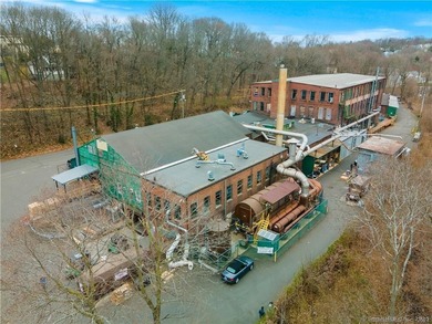 Heavy industrial building located in New Haven with plenty of