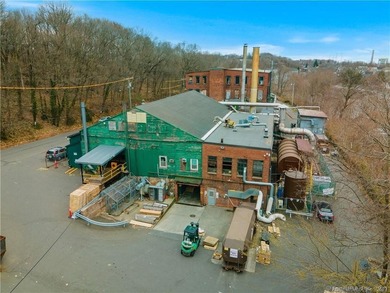 Heavy industrial building located in New Haven with plenty of