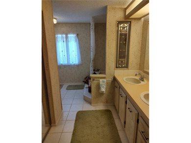 Offering custom-built 1-owner home w/private yard on a perimeter - photo 18