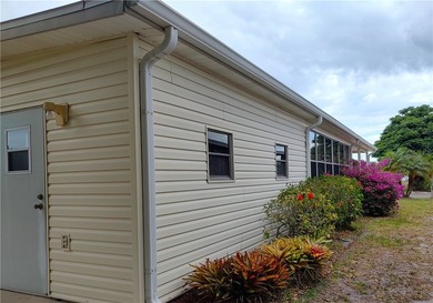 Offering custom-built 1-owner home w/private yard on a perimeter - photo 21