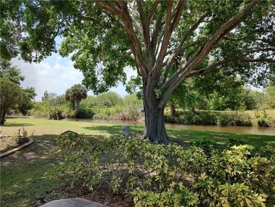 Offering custom-built 1-owner home w/private yard on a perimeter - photo 22