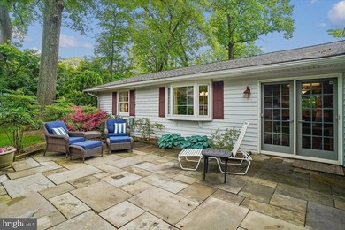 Welcome home to this one of a kind three bedroom, two and a half - photo 45