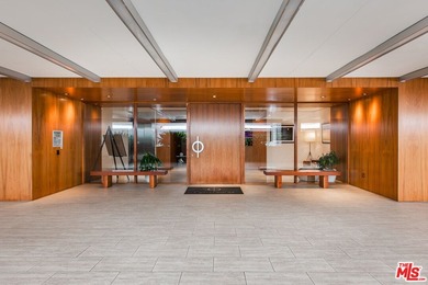 3 Blocks from the beach in the Luxury Latitude 33 Sky Building - photo 2