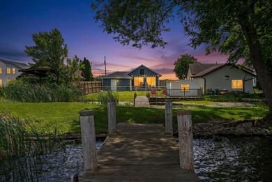 Enjoy the beautiful views of Lake Butte Des Morts from this - photo 2