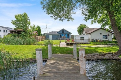 Enjoy the beautiful views of Lake Butte Des Morts from this - photo 3