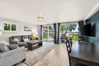 Enjoy the beautiful views of Lake Butte Des Morts from this - photo 8
