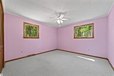 This well maintained 2 bedroom, 2 bathroom home offers 1,100 - photo 13