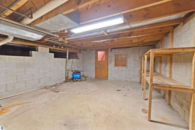 This well maintained 2 bedroom, 2 bathroom home offers 1,100 - photo 26