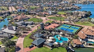 Tucked within the gates of Horseshoe Bay's most prestigious - photo 27