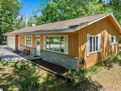 This well maintained 2 bedroom, 2 bathroom home offers 1,100 - photo 34