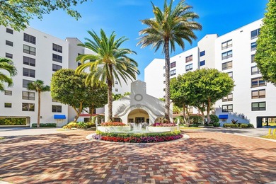 (private lake, pond, coastal) Condo For Sale in Boca Raton Florida