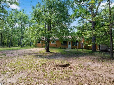 This well maintained 2 bedroom, 2 bathroom home offers 1,100 - photo 41