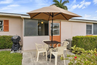 Welcome to this absolutely immaculate, furnished 1 bedroom 1 1/2 - photo 17