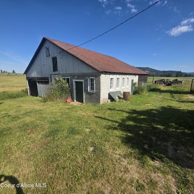 This rare find 3-bedroom home is centrally located and offers - photo 20