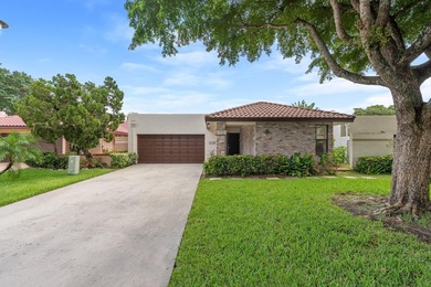 Welcome to refined living in this impeccably upgraded 3-bedroom - photo 28