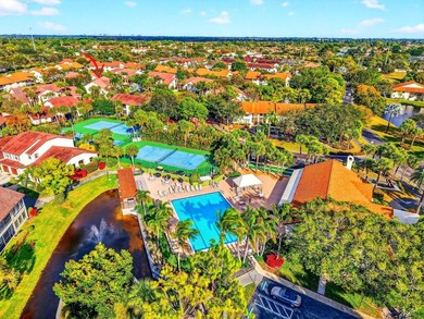 STUNNING LAKESIDE RENOVATION! 1st-floor condo offers expansive - photo 28